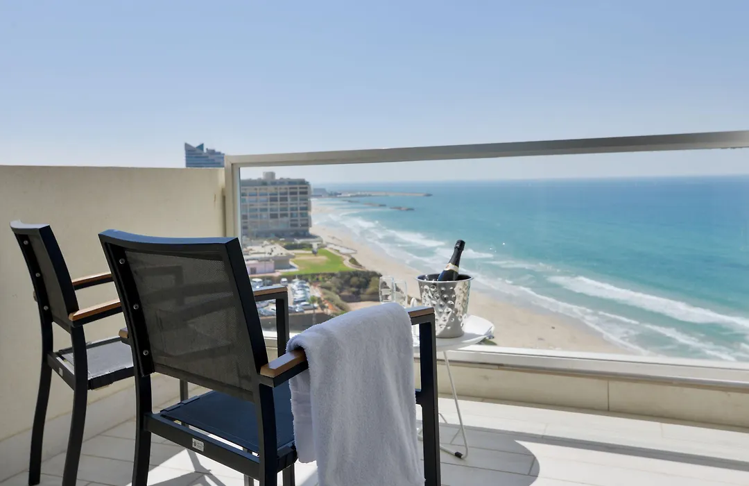 Hod Hasharon Luxury Apartment-1